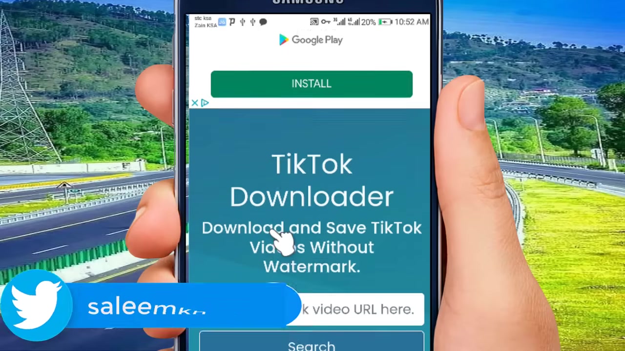 An error message on a downloader website, with common troubleshooting tips like "check connection" and "refresh page" visible.